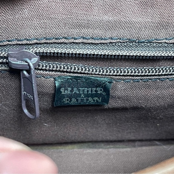 VINTAGE 80s Handmade Leather and Rattan Woven Crossbody Bag - Picture 13 of 14